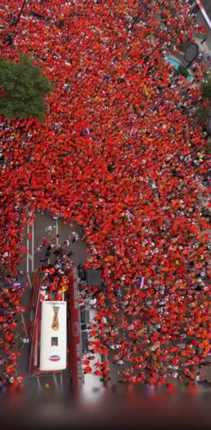Dutch Fans Gather in Kansas City to Support National Team